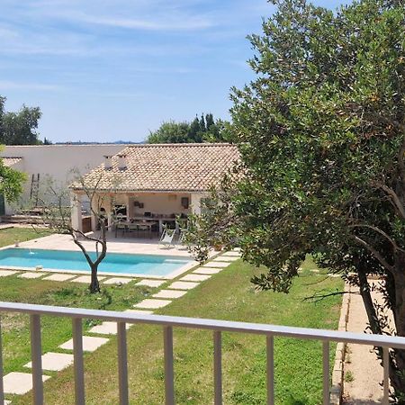 Appartement Dans Un Mas Provencal Renove 圣伊莱尔厄齐尔 外观 照片