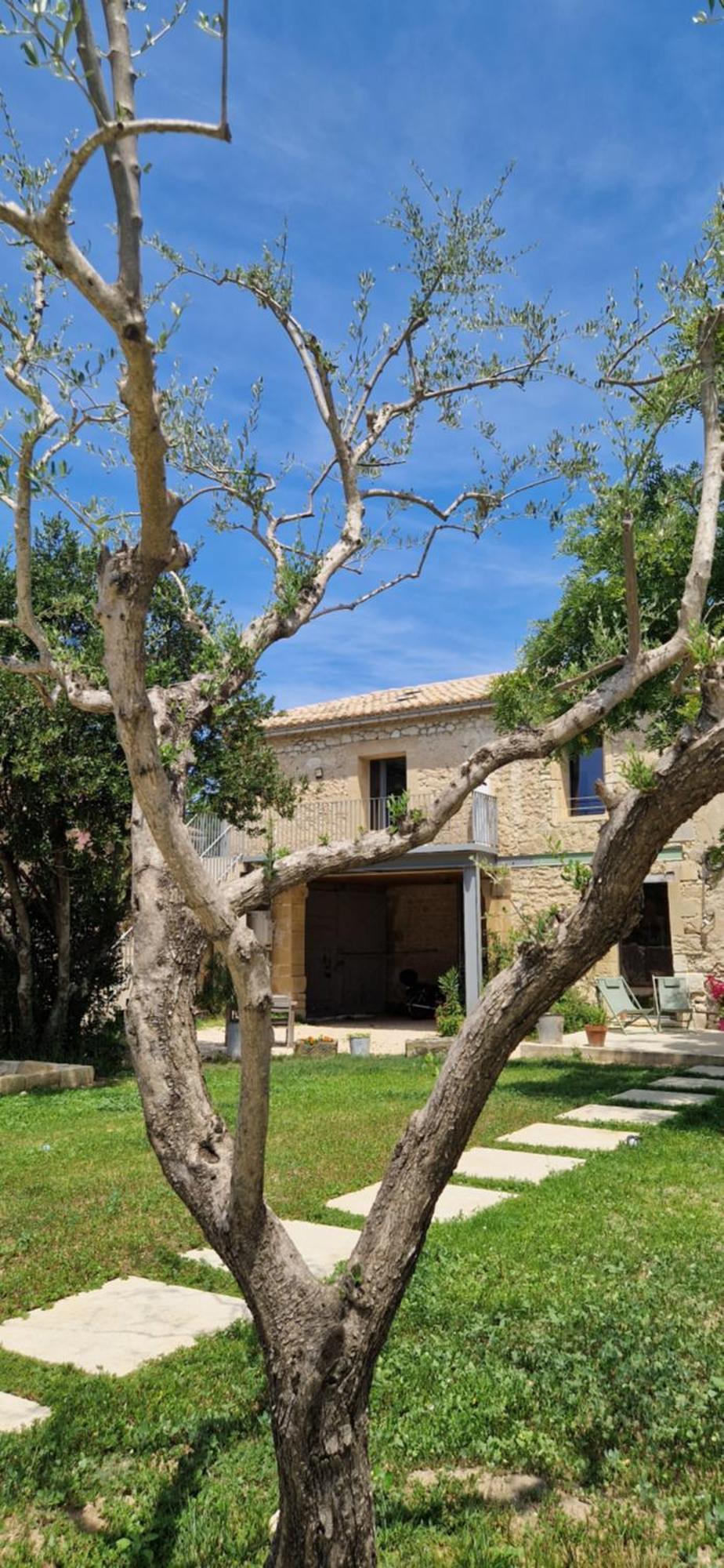 Appartement Dans Un Mas Provencal Renove 圣伊莱尔厄齐尔 外观 照片