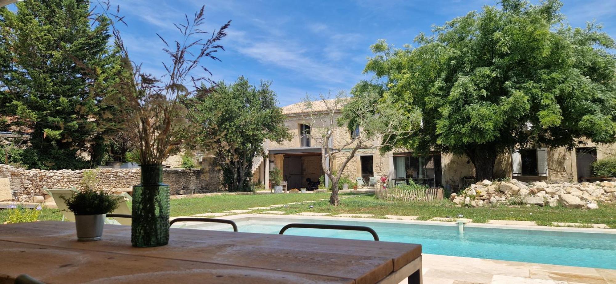 Appartement Dans Un Mas Provencal Renove 圣伊莱尔厄齐尔 外观 照片